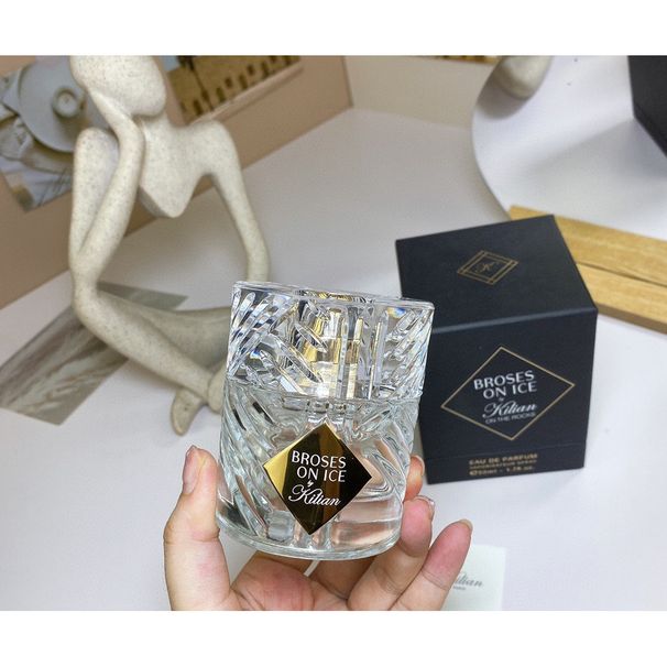 Parfum Vietnam Kean Ice and Snow Rose van Kilian Flaming Absinthe parfum_voghion.com
