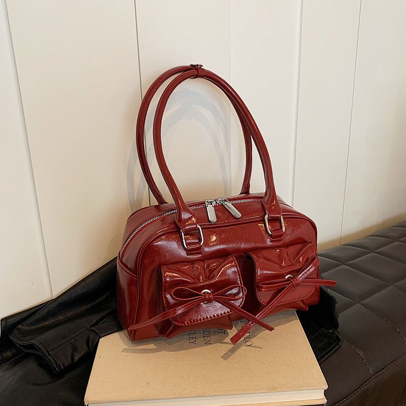 Red Bow Sweet Cool Motorrad Handtasche 2024 Neue Single Shoulder Bowling Pillow Square Unterarmtasche für Damen_voghion.com