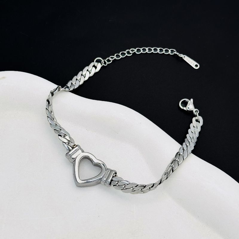 Collier léger et luxueux en forme de cœur pour femme, en acier titane, résistant à la lumière_voghion.com