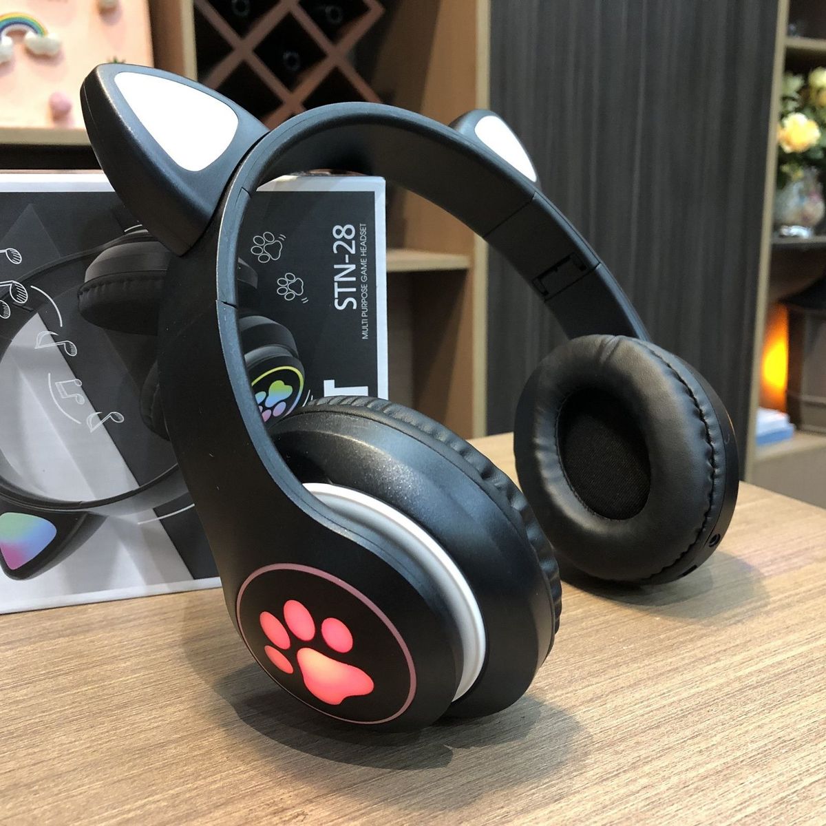 Magic Child Glowing Head-Mounted Wireless Bluetooth Cat Ear Girl Gaming Headphones Review Listening Learning Headset_voghion.com