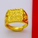 Nuovo placcato in oro per uomo, simulato carattere dominante e prospero, e un anello quadrato con un'apertura che ricorda quella maschile_voghion.com