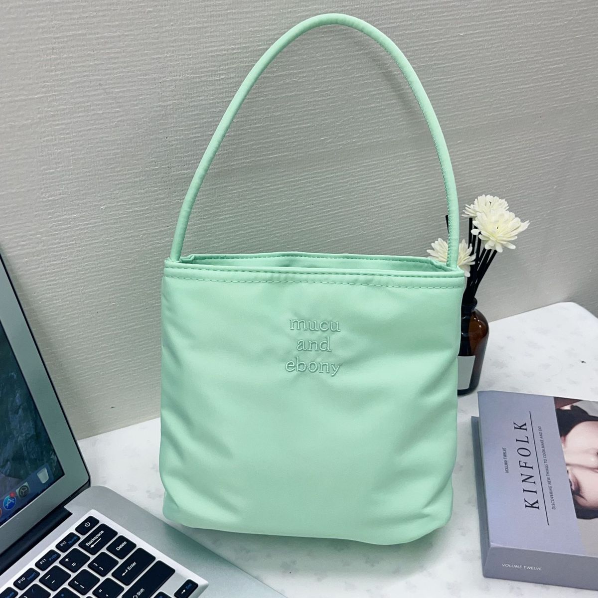 2025 New Women's Bucket Bag, Simple Casual Hundred Handbag, Nylon Underarm Design_voghion.com