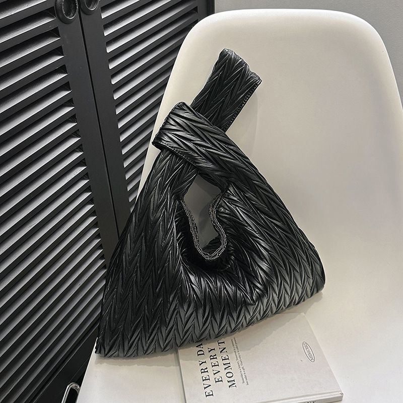 Bolso plisado con nuevo diseño de nicho para mujer, moderno y versátil bolso con forma de luna creciente, bolso sencillo y ligero para las axilas, 2023_voghion.com