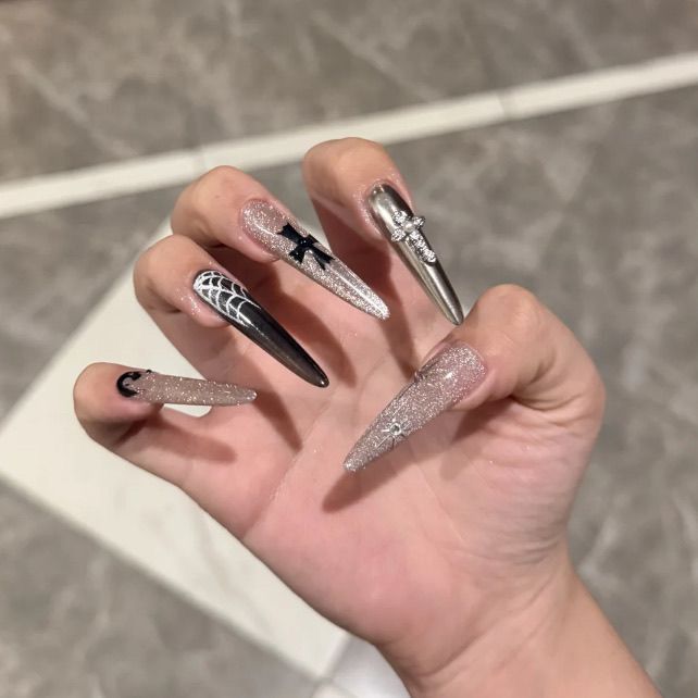 Nicchia scura Dolce Fresco Specchio magico Occhio di gatto Croce Ragazza calda Di alta qualità Luce Lusso Fatto a mano Unghie eleganti Sbiancamento_voghion.com