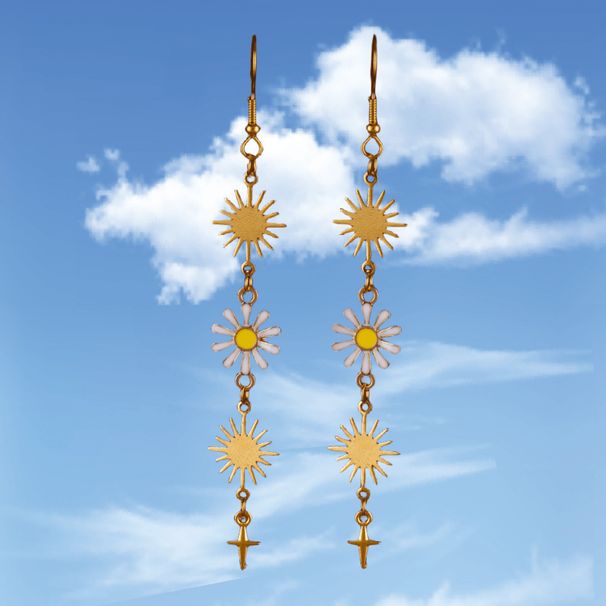 Gioielli e accessori Orecchini pendenti in metallo con sole, luna e loto_voghion.com