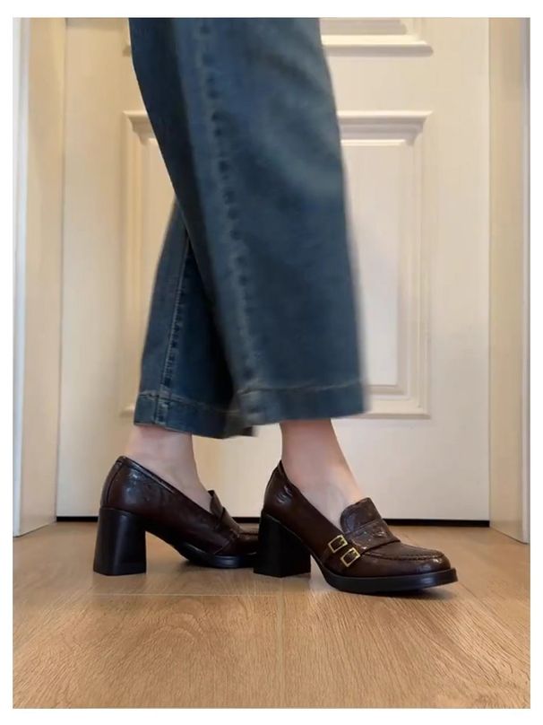 Mocassins rétro à talons épais style britannique pour femmes - Chaussures en cuir à enfiler, bout rond, doublure respirante (polaire noire/marron/noire, pointures 34 à 40)_voghion.com