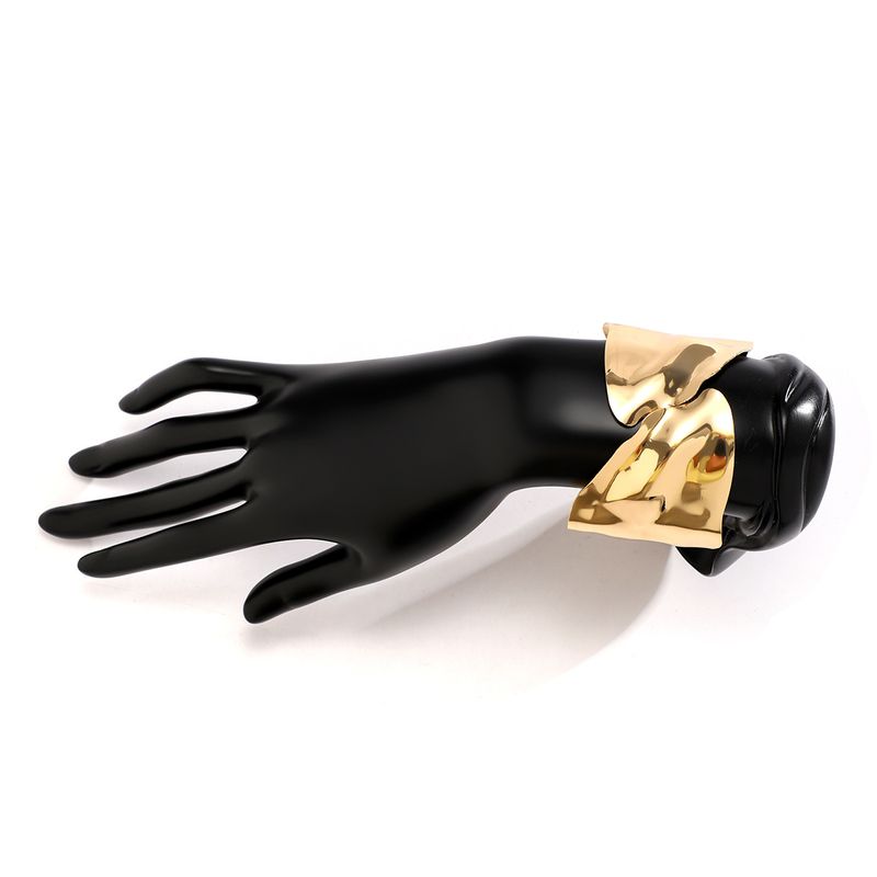 Bracciale aperto con croce geometrica a onda d'acqua concavo-convessa in metallo dal design alla moda per le donne_voghion.com