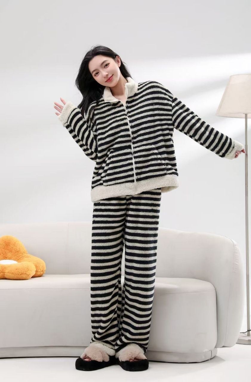 Herbst und Winter Neue verdickte gestreifte Stehkragen Pyjamas Damen Strickjacke Langarm Langes zweiteiliges Set_voghion.com