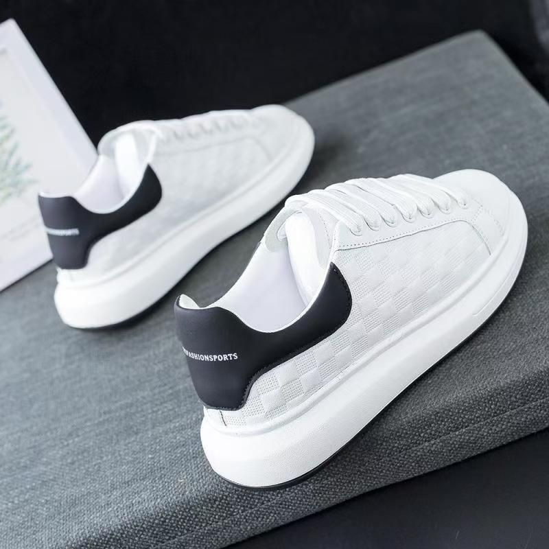 Zapatos blancos pequeños, zapatillas, cómodos_voghion.com