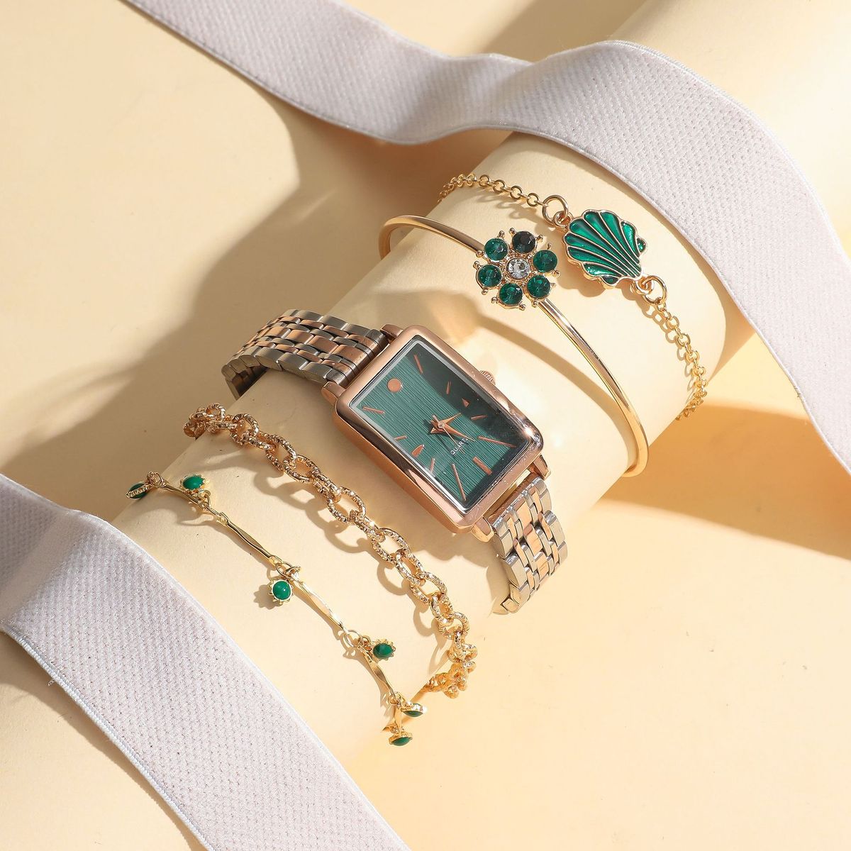 Ženska modna kvadratna interzlatna jeklena kvarčna ura s kalibracijsko zeleno majhno cvetlično zapestnico_voghion.com