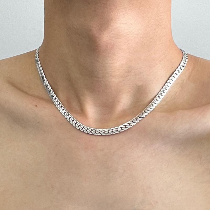 Collana cubana in rilievo di base resistente alla luce per uomo, catena per clavicola, girocollo hip-hop di alta gamma_voghion.com