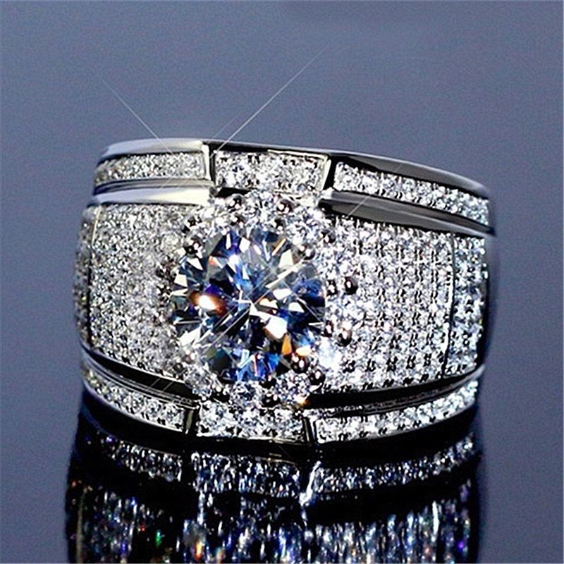 Full Wide Men's Luxurious Diamond Ring_voghion.com