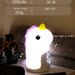 Luce notturna a forma di unicorno con sveglia, dimmerabile in continuo, illuminazione a 3 colori, lampada notturna a LED in silicone per bambini, creativa_voghion.com
