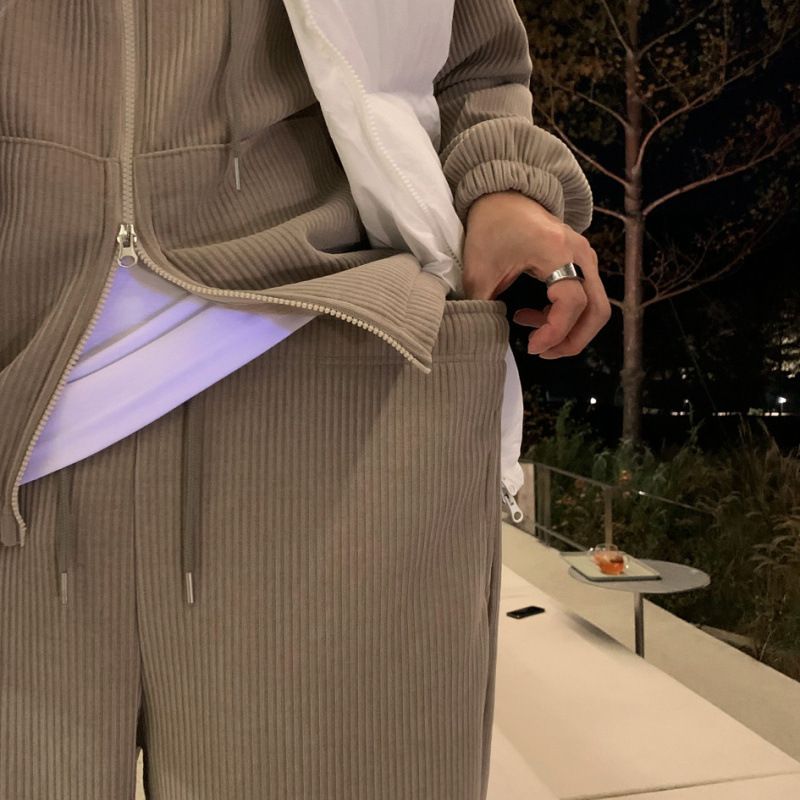 2025 MYQ Herbst und Winter Casual Sportanzug Herren Loose Hooded Cardigan Sweatshirt, Hängende gerade Bein lange Hose e795_voghion.com