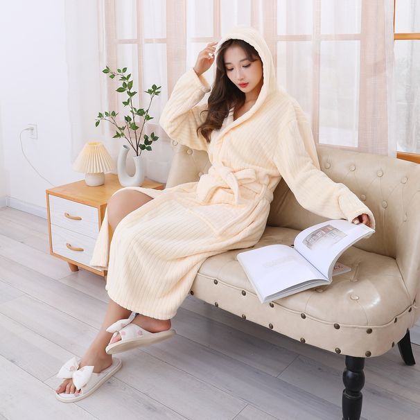 Damen-Winterbademantel mit Kapuze – Ultraweicher Korallenfleece-Bademantel mit Bindegürtel – Dickes und flauschiges Badekleid mit langen Ärmeln für das Spa zu Hause_voghion.com