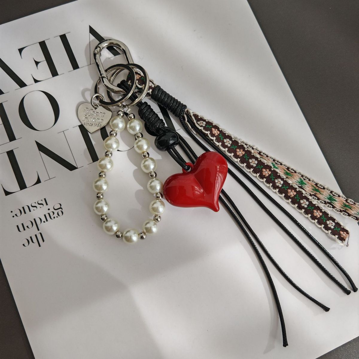 Obesek za torbico Biserna verižica v obliki srca, obesek za ključe, tkan trak, tkana vrv_voghion.com