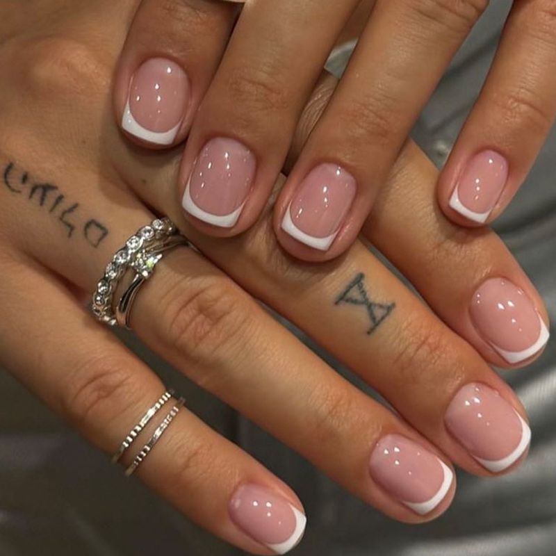 Short Gloss White French Light Powder Girl's Fresh Fashion Cute Wearing Manicure Pieces Europe and America Foreign Trade 24 Pieces_voghion.com