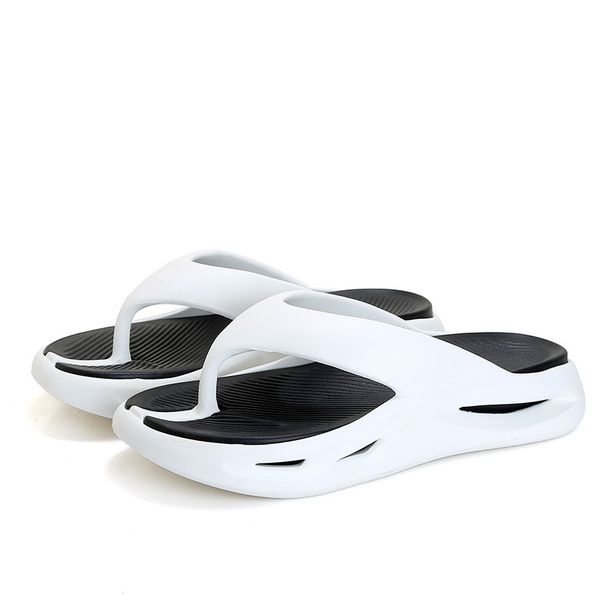 Pánské pantofle jsou módní, ležérní, protiskluzové, s tlustou podrážkou, nové plážové sandály z roku 2024._voghion.com