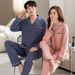 Frühling Neue Paar Pyjamas Langarm Baumwolle Männer Frauen Große Größe Strickjacken Hause Kleidung Kann getragen werden Nach außen in_voghion.com