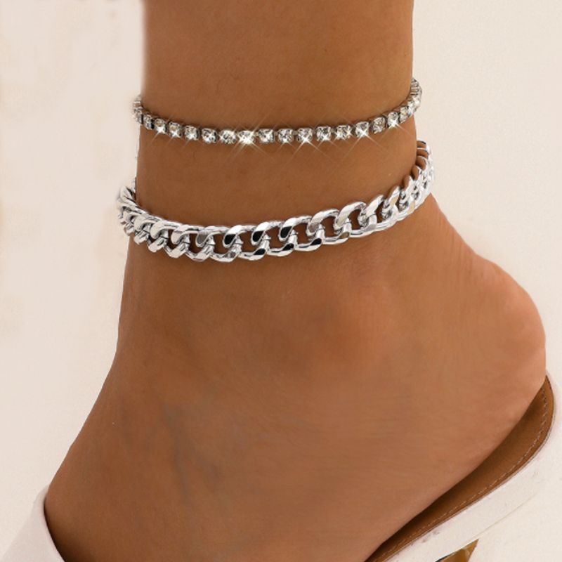 Gioielli per piedi minimalisti in lega a doppio strato per donna, set di cavigliere con catena a griffe esagerata e strass in metallo._voghion.com