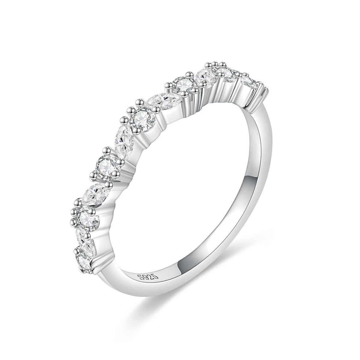 Anel feminino de prata esterlina 925 com zircônia e meia aliança da eternidade - 7 pedras lapidadas em formato de princesa, design elegante e moderno para uso diário_voghion.com