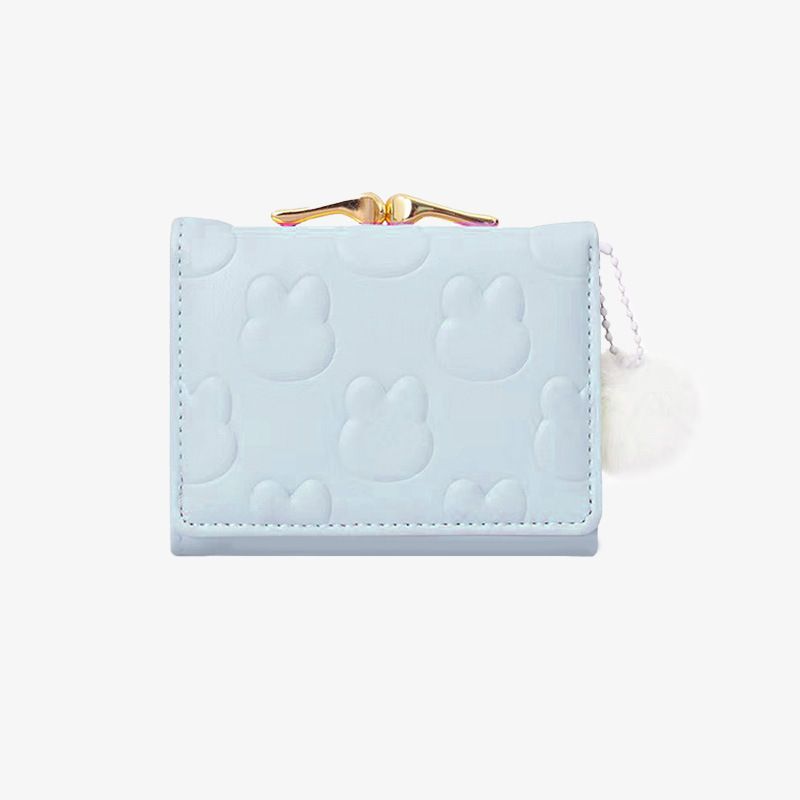 Süße kleine Brieftasche Kartenhalter kurze Mädchen Geldbörse geprägt Flaum Ball Anhänger Multi Kartenschlitz dreifach gefaltete Brieftasche_voghion.com