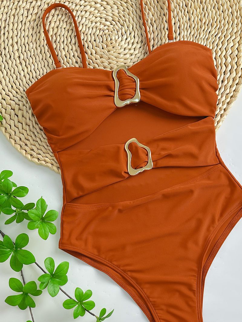 Maillot de bain une pièce sexy à bretelles décoratives en métal creux 2024_voghion.com