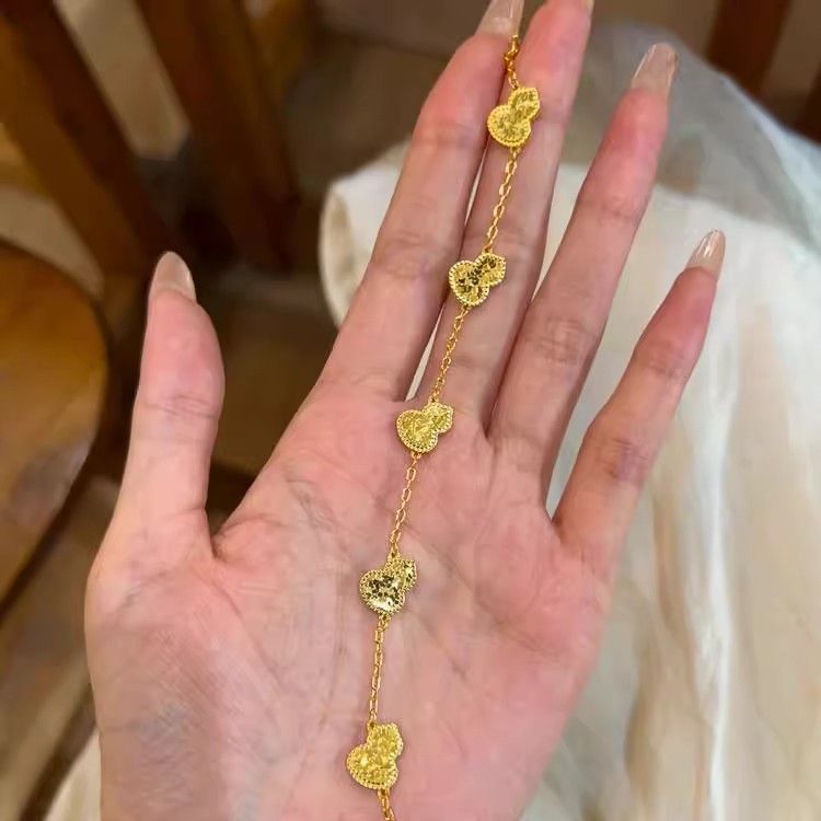 Goldenes Crushed Ice Gourd Armband für Frauen, leichter Luxus, Nische, exquisiter, hochwertiger, eleganter, vielseitiger Schmuck, 2025_voghion.com