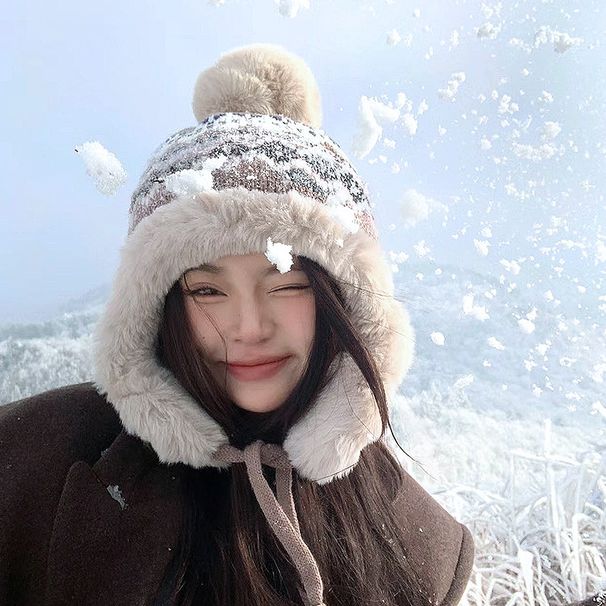 Cappello invernale da donna in maglia spessa e calda_voghion.com