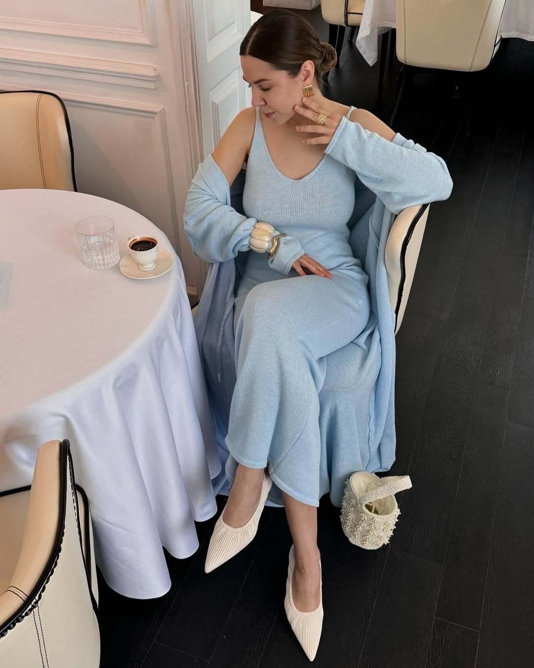 Completo sexy da donna con scollo a V profondo e bretelle, cardigan in maglia morbida e completo Lazy Chic_voghion.com