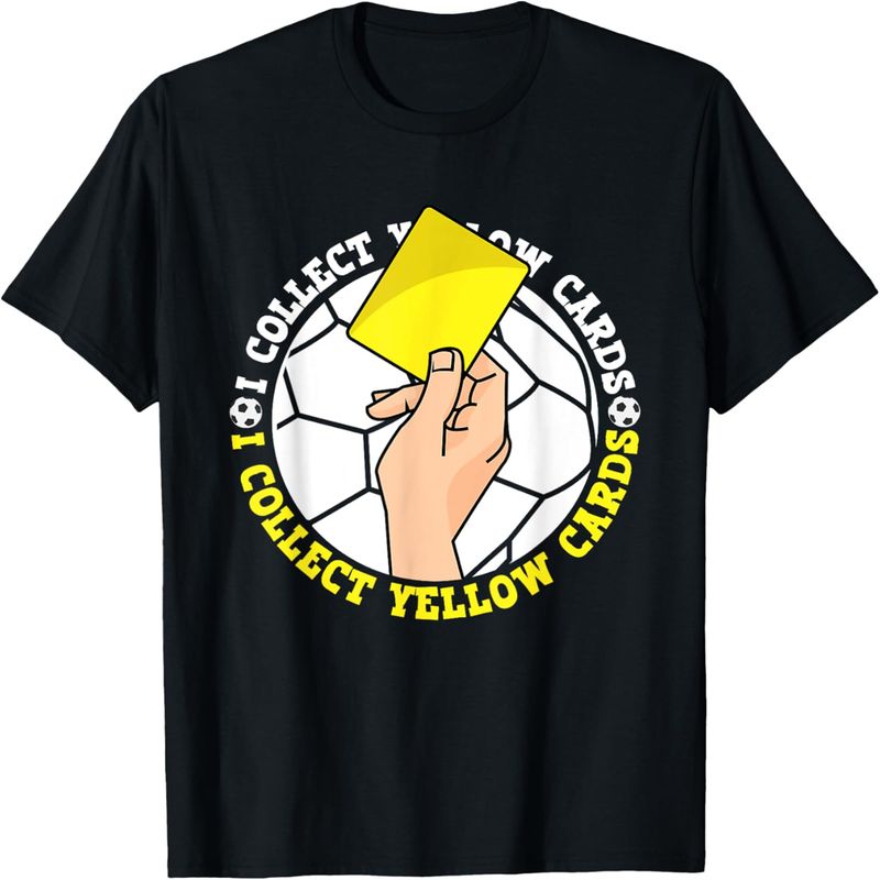 Colectez cartonașe galbene, un fotbalist amuzant care spune tricou._voghion.com