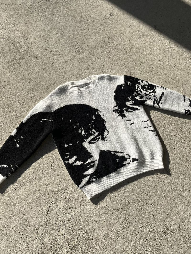 ​​Loose Pullover Sweater – Portrait Jacquard Knit, Casual & Cozy (M/L/XL, White, Autumn & Winter Essential)​​_voghion.com