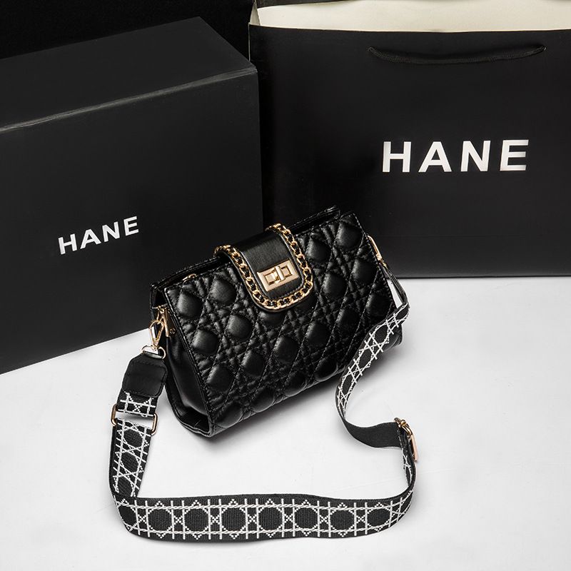 Borsa da donna transfrontaliera piccola borsa profumata all'ingrosso 2023 nuova borsa a tracolla borsa con diamanti borsa a tracolla con serratura di nicchia tutto-fiammifero_voghion.com