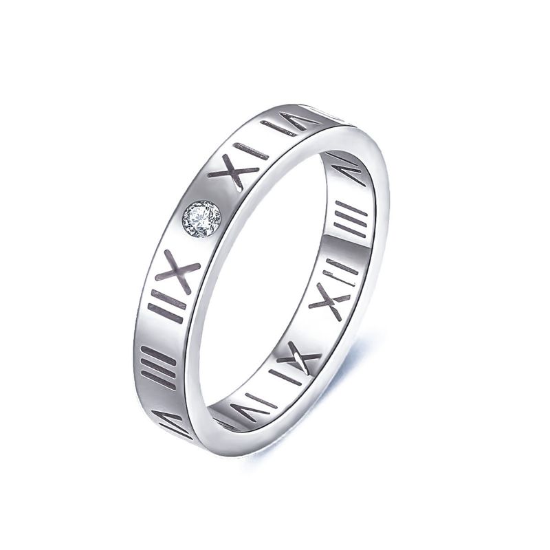 Trendy roségouden titanium stalen ring met Romeinse cijfers en ingelegde diamanten. Hol ontwerp voor een stelletje met alfabet voor mannen en vrouwen._voghion.com