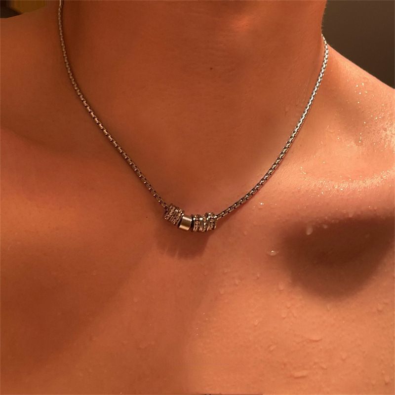 Colar de aço titânio com pingente de anel redondo: estilo de nicho leve e luxuoso_voghion.com