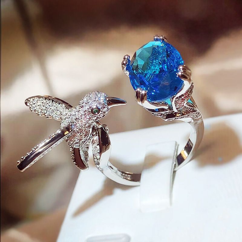 Recommended High-End Designer Gemstone Women's Fashion Trends Saint-Maria Aquamarine Hummingbird Ring_voghion.com