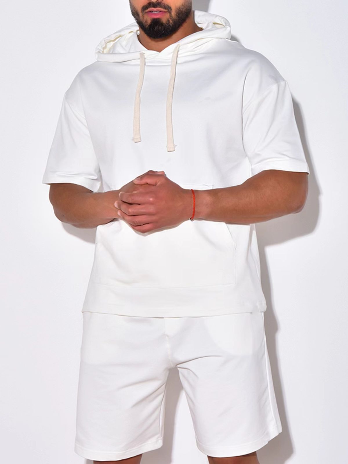 Performance-Set aus kurzärmligem Hoodie und Jogginghose für Herren – fürs Fitnessstudio und die Straße (S–XXL, 90 % Polyester, feuchtigkeitsableitend)_voghion.com