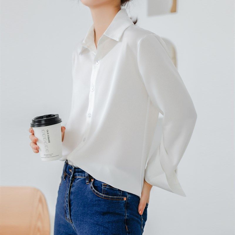 Abbigliamento femminile Il design di una camicia in seta imitata si sente in una nicchia retrò, dal sapore retrò di Hong Kong, dal temperamento verde avocado matcha_voghion.com