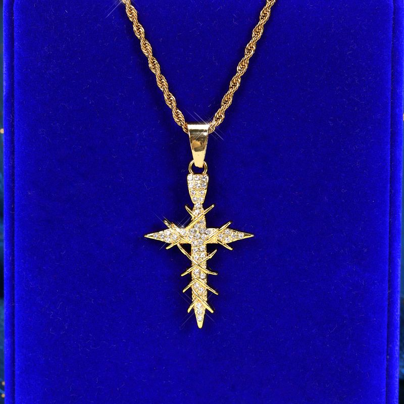 Collana religiosa semplice con ciondolo a croce e strass_voghion.com