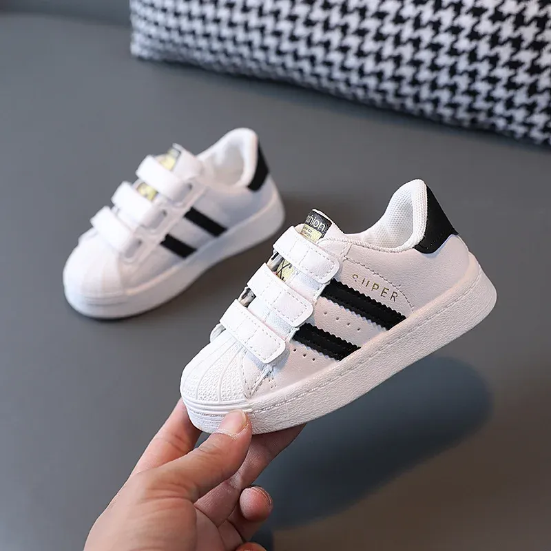 Zapatos casuales antideslizantes blancos de diseño de moda para niños y niñas, zapatillas transpirables con gancho, zapatos para exteriores para niños pequeños_voghion.com
