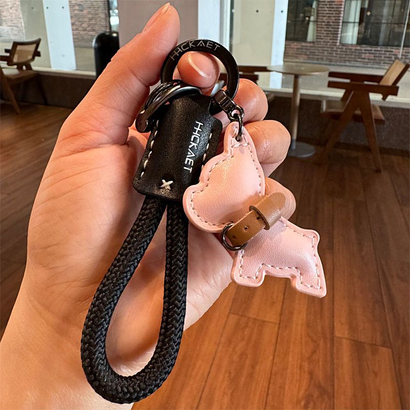 【 Produits les plus vendus en Chine 】 Porte-clés de voiture en cuir de haute qualité fait main, pendentif mignon de chien de combat français, couple créatif_voghion.com