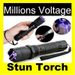 2 v 1 přenosná policejní taktická svítilna, omračující, vysoce kvalitní dámská sebeobrana, elektrický šok, laserový tazer, omračující, dobíjecí_voghion.com