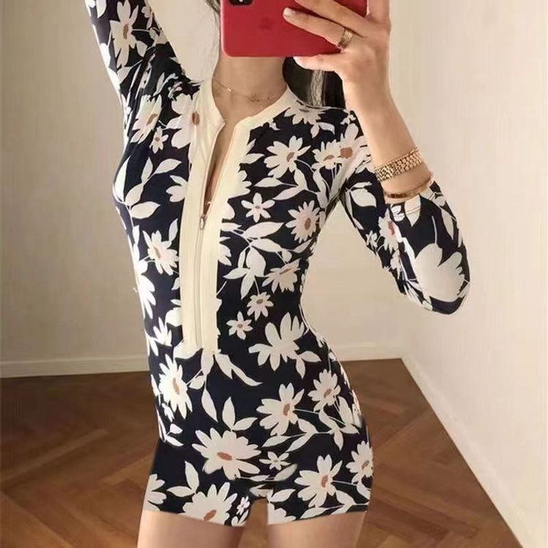 Korean Version Gathers Conservative Belly Covering Slimming One-piece Student Sports Black And White Plain Patchwork_voghion.com