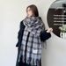 Sciarpa scozzese coreana autunnale invernale per ragazze con un senso di lusso, versatile per studenti, spessa e allungata_voghion.com