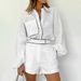 Costume de banlieue en coton et lin blanc pour femmes, chemise ample à revers contrasté, short, costume deux pièces_voghion.com