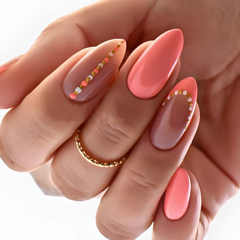 False 24 pezzi unghie a mandorla unghie a stiletto francesi lucide dorate ondulate staccabili ovali copertura completa premere su N_voghion.com