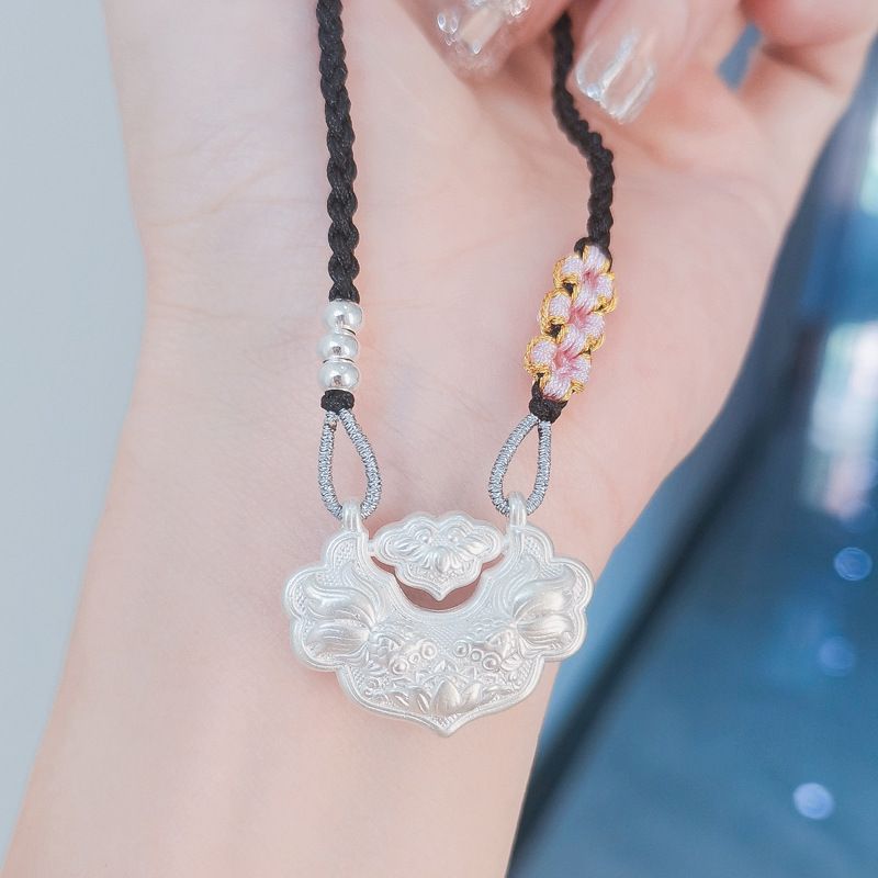 Colar com pingente banhado a prata pura estilo antigo - Peixe duplo e carpa com design de lótus, pingente de cadeado da paz, corrente trançada para mulheres | Presente ideal_voghion.com