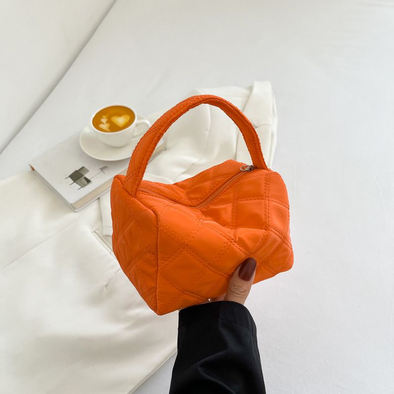 Mini Small Bag for Women 2024 New Fashion Lingge Embroidered Thread Pillow Bag Single Shoulder Handheld Girl Makeup Bag_voghion.com