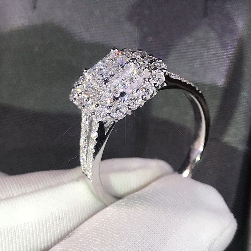 Nuovo anello nuziale classico da donna con micro zirconi incastonati di Cao Shi_voghion.com