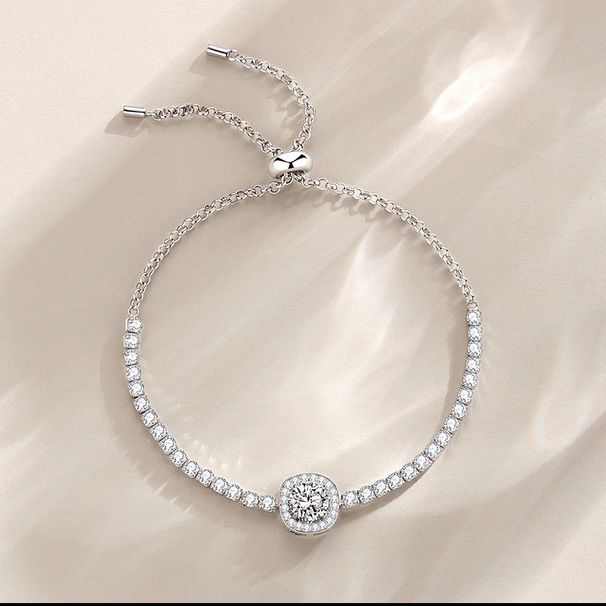 Bracciale da donna in argento sterling S925 con moissanite, con motivo a quadrifoglio e ciondolo a forma di cielo stellato, con moissanite da un carato estraibile._voghion.com
